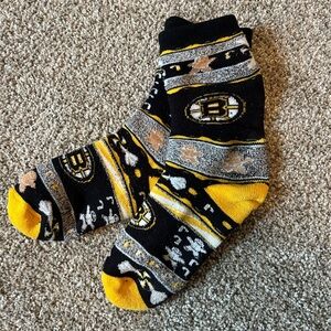 Boston Bruins hockey winter gingerbread man socks
